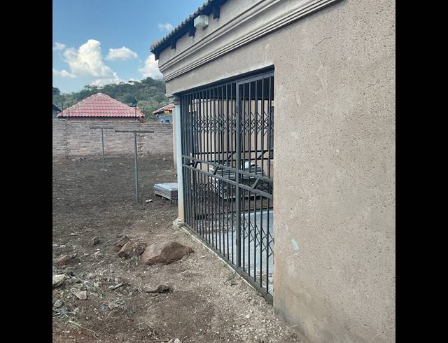 3 BEDROOM FREESTANDING FOR SALE IN SOSHANGUVE SOUTH EXT 13